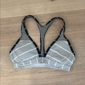 Lululemon sports bra